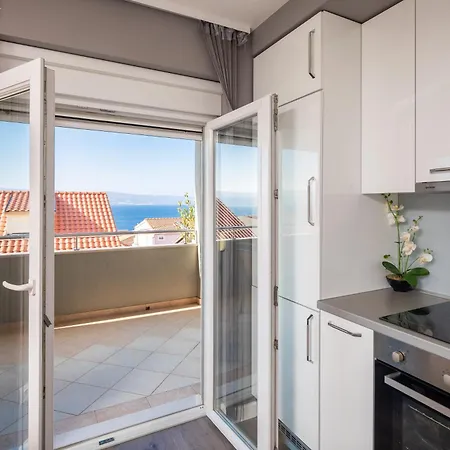 Apartments Ivan Omis Exterior photo