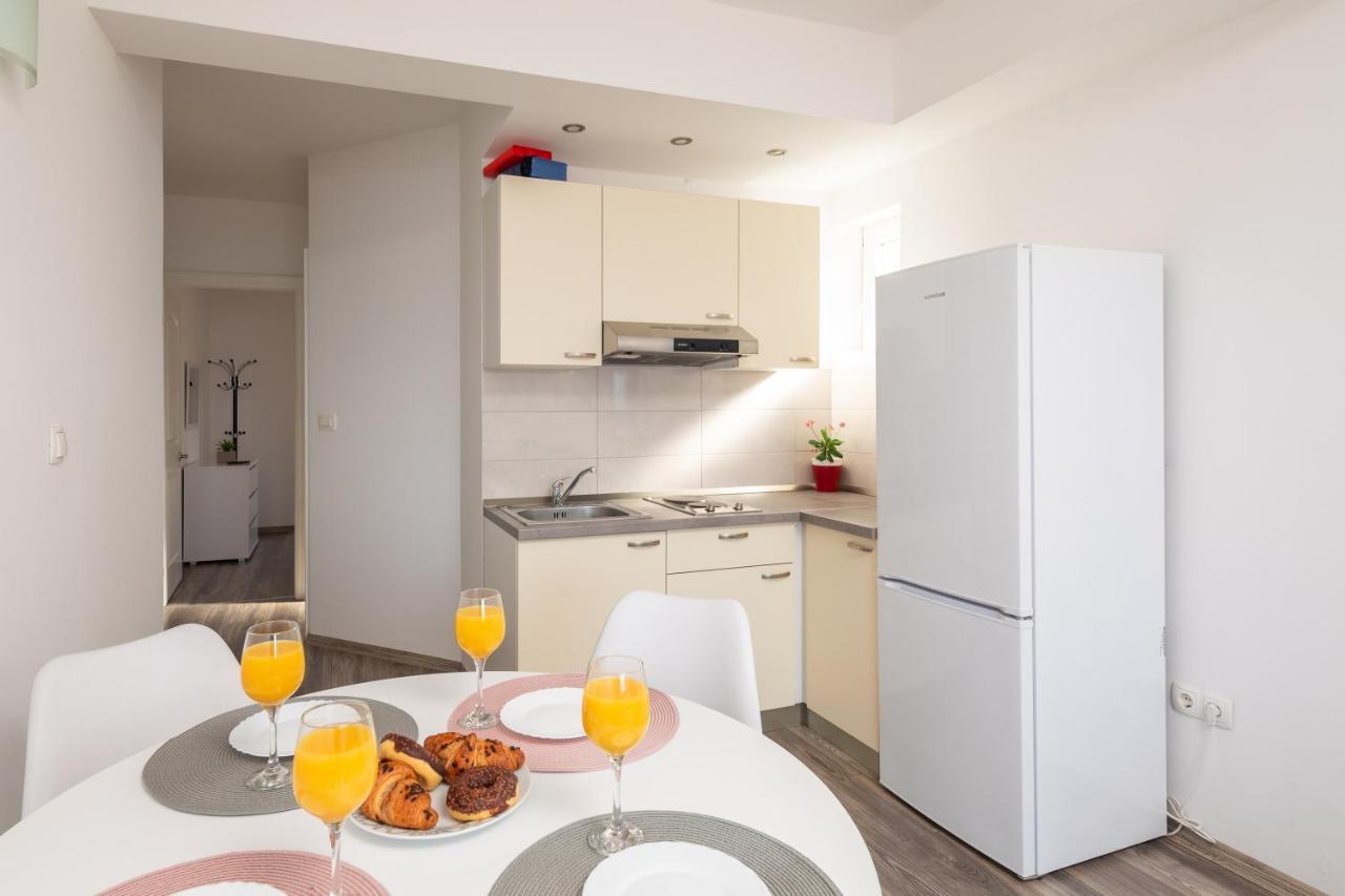Ivan Apartment *