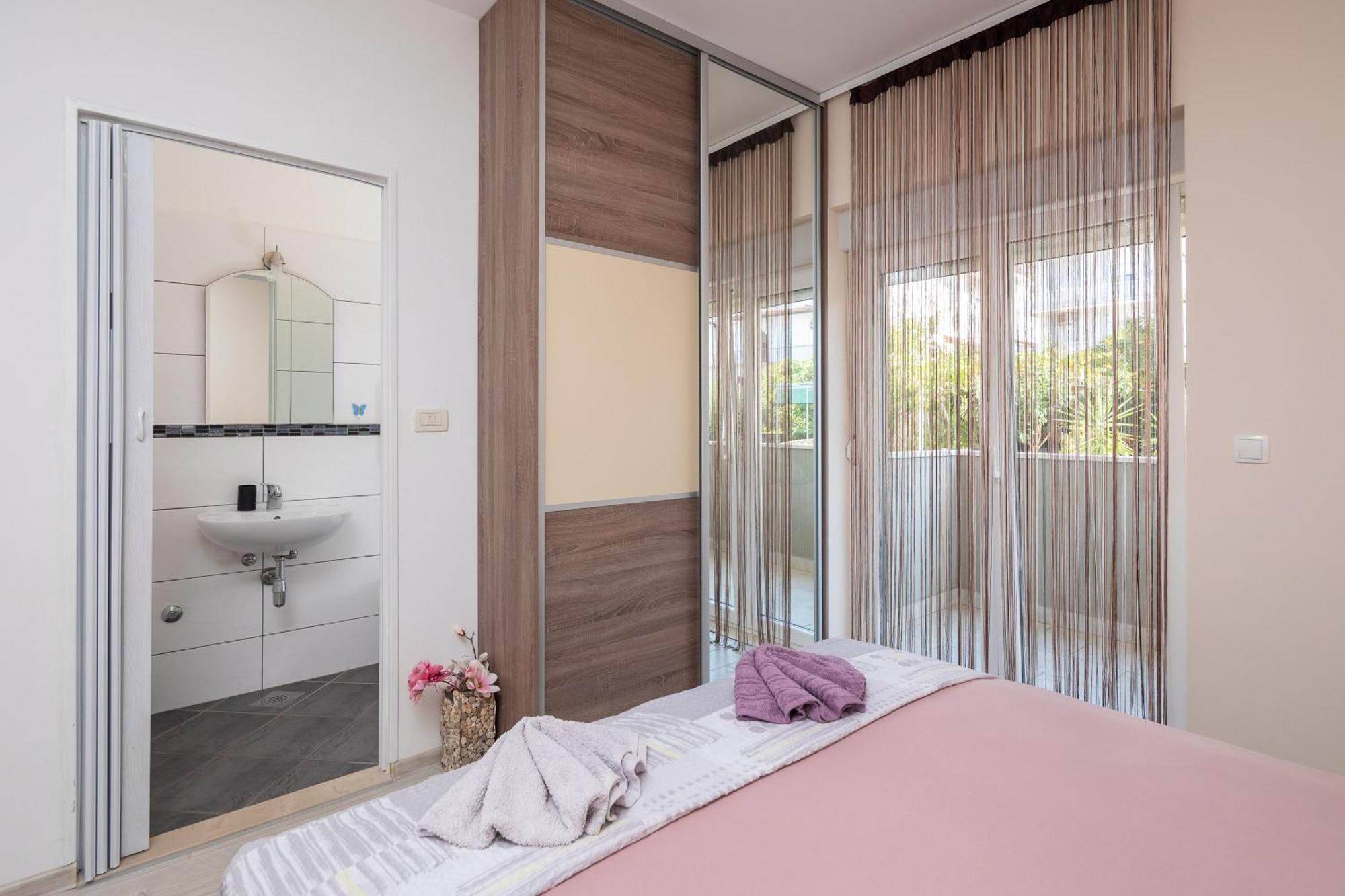 Ivan Apartment *